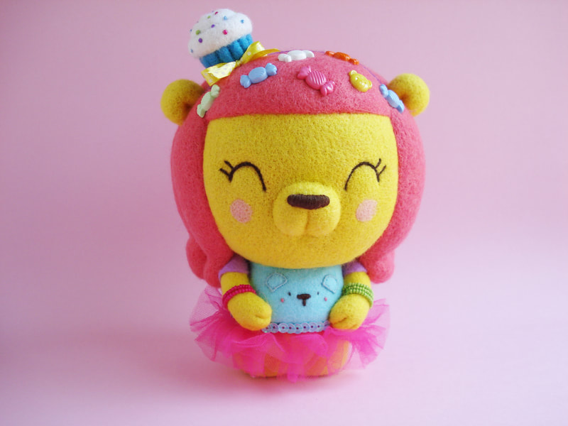 harajuku, yellow bear, droolwool, art toy, sodt sculpture, bear fiber sculpture, kawaii bear, cute bear